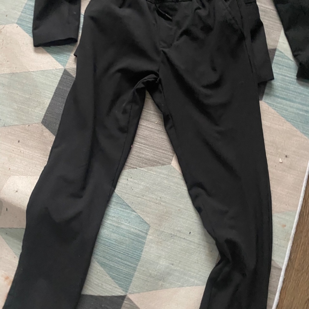 Suit - Picture 3 of 5